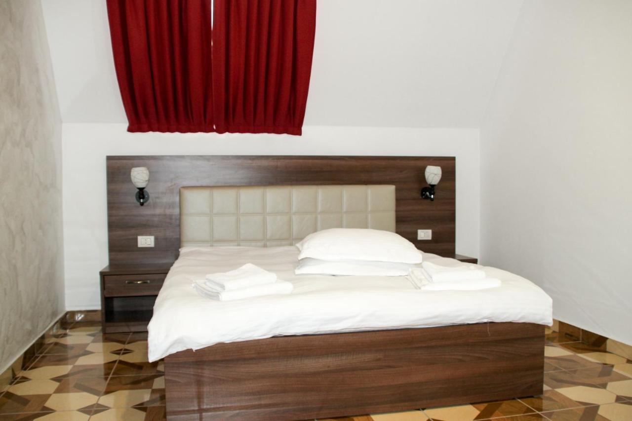 Hotel Corina Borşa Esterno foto