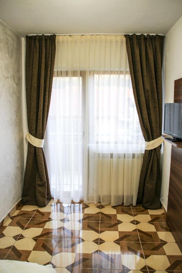 Hotel Corina Borşa Esterno foto